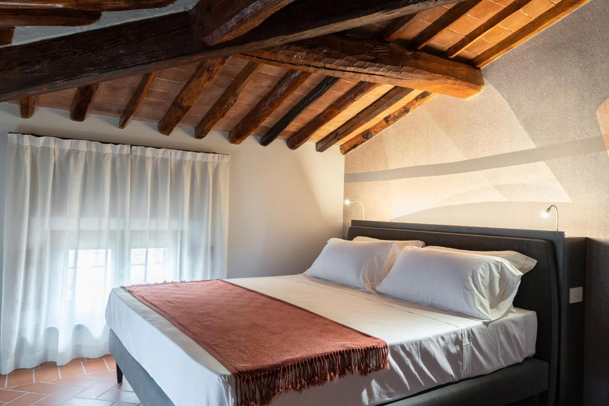 Borgo Bucciano Villa ซานมีเนียโต ภายนอก รูปภาพ